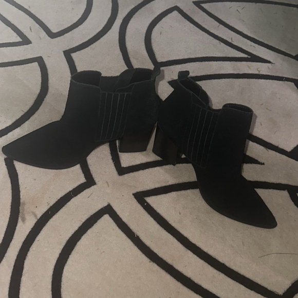 NINE WEST size 11M. Ankle boots. Black leather upper - Picture 8 of 10